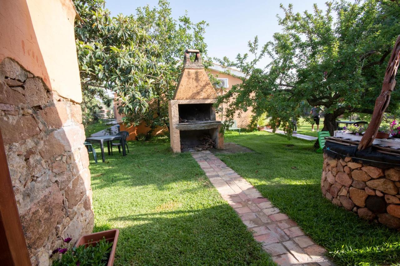 Is Cuccus Acomodação com café da manhã Masainas Exterior foto