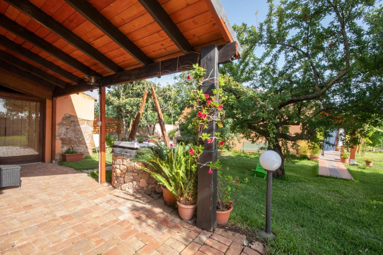 Is Cuccus Acomodação com café da manhã Masainas Exterior foto